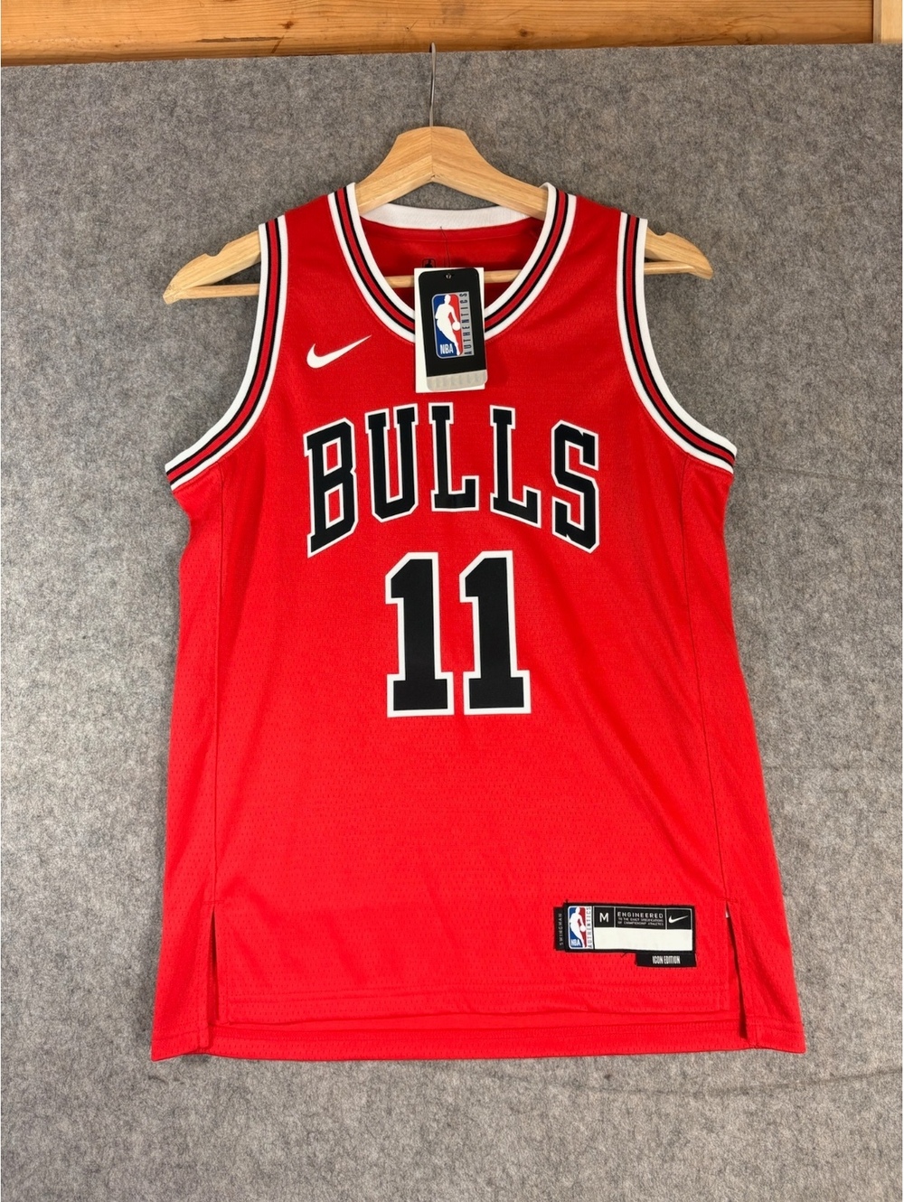 Nike Chicago Bulls DeRozan #11 Youth Size Medium NWT